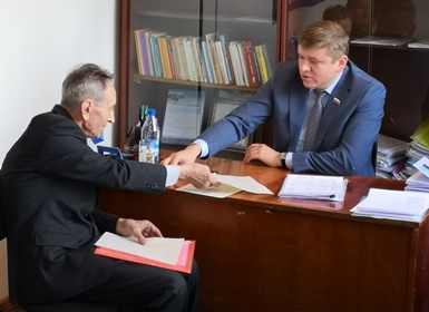 Вопросы качества оказания медицинской помощи пенсионерам Нижнеудинского района – на контроле Тимура Сагдеева